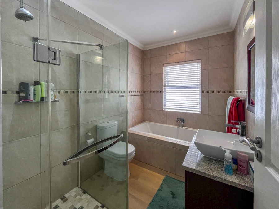 3 Bedroom Property for Sale in Hemel en Aarde Estate Western Cape